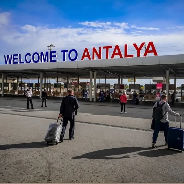 الوصول لمطار أنطاليا والاستقبال