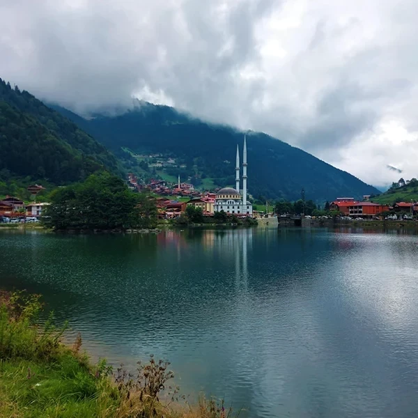 التوجه إلى بحيرة أوزونجول