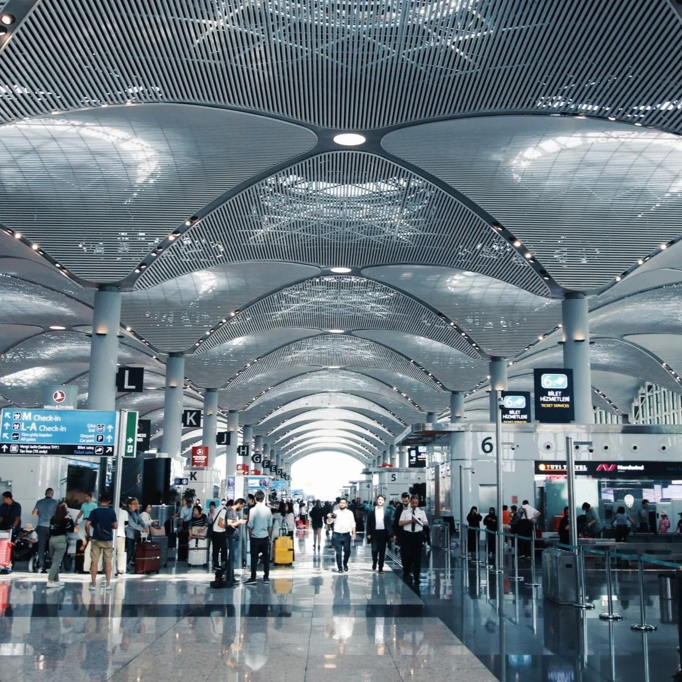 الوصول إلى مطار إسطنبول في وقفة عيد الفطر