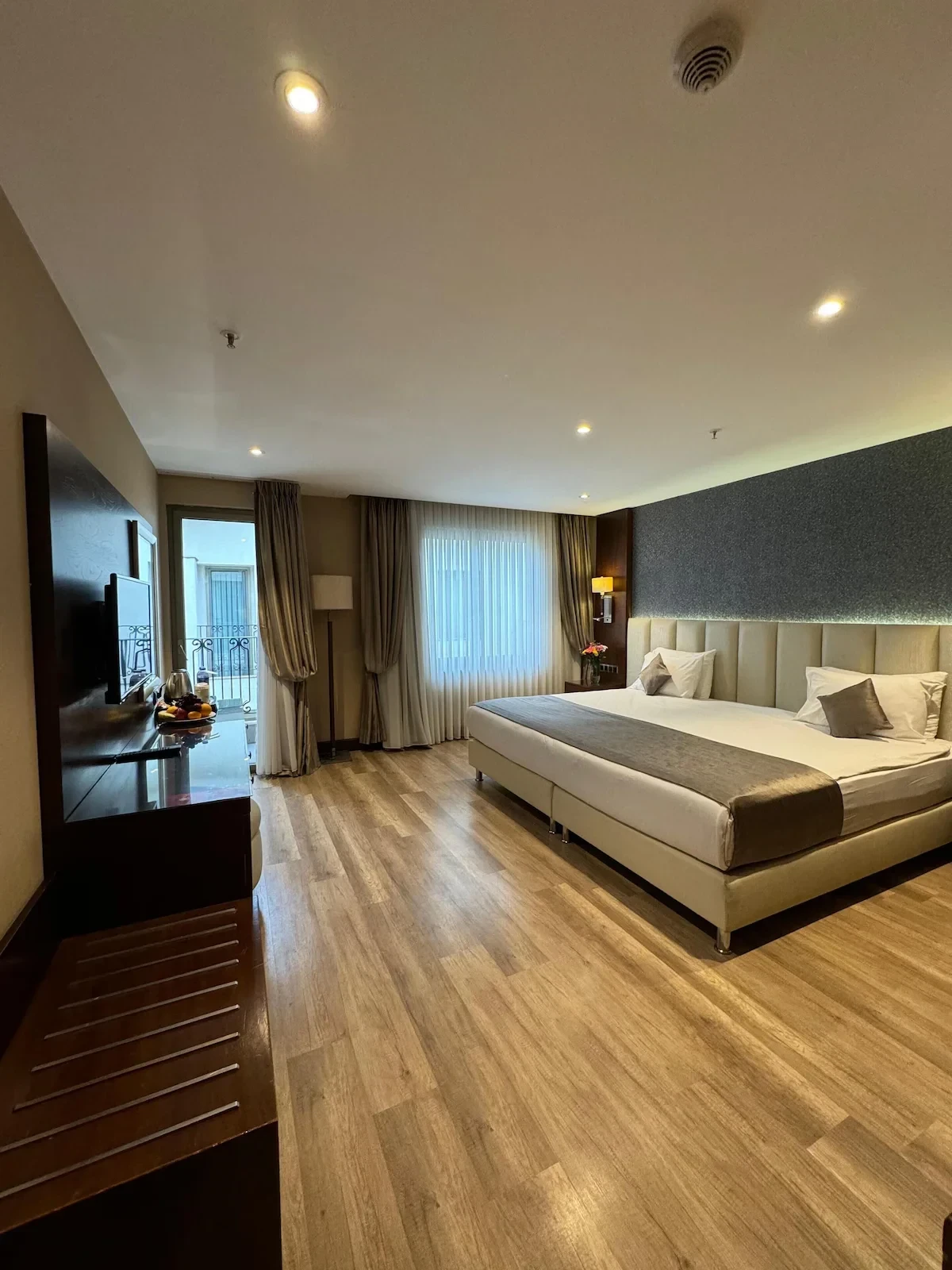 Grand Aras Hotel & Suites