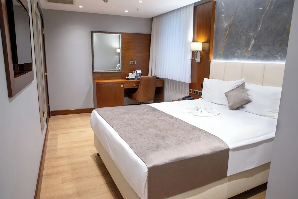 Grand Aras Hotel & Suites