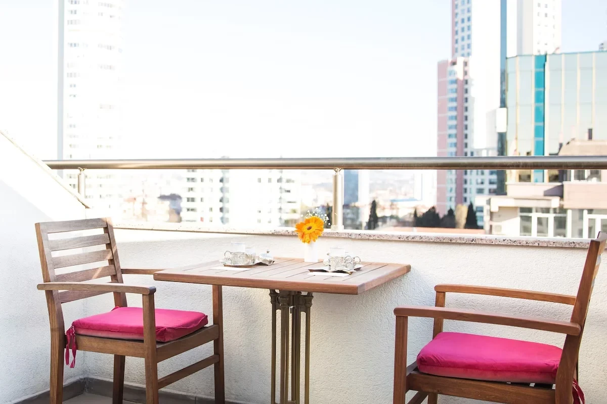 Grand Aras Hotel & Suites