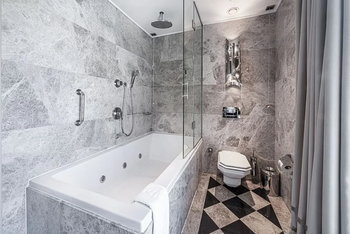 Wyndham Grand Istanbul Kalamis Marina Hotel