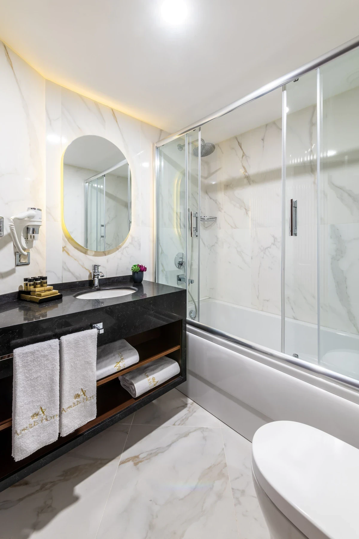 Aprilis Deluxe Hotel