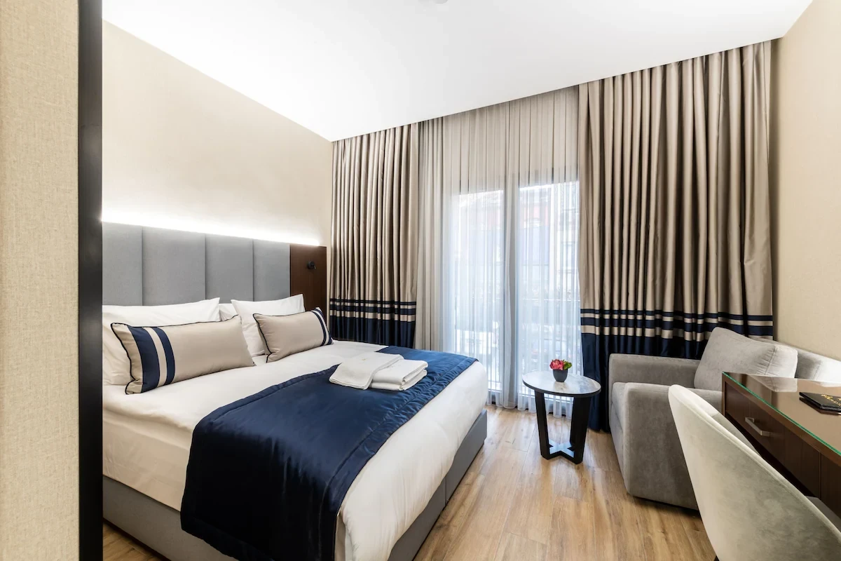 Aprilis Deluxe Hotel