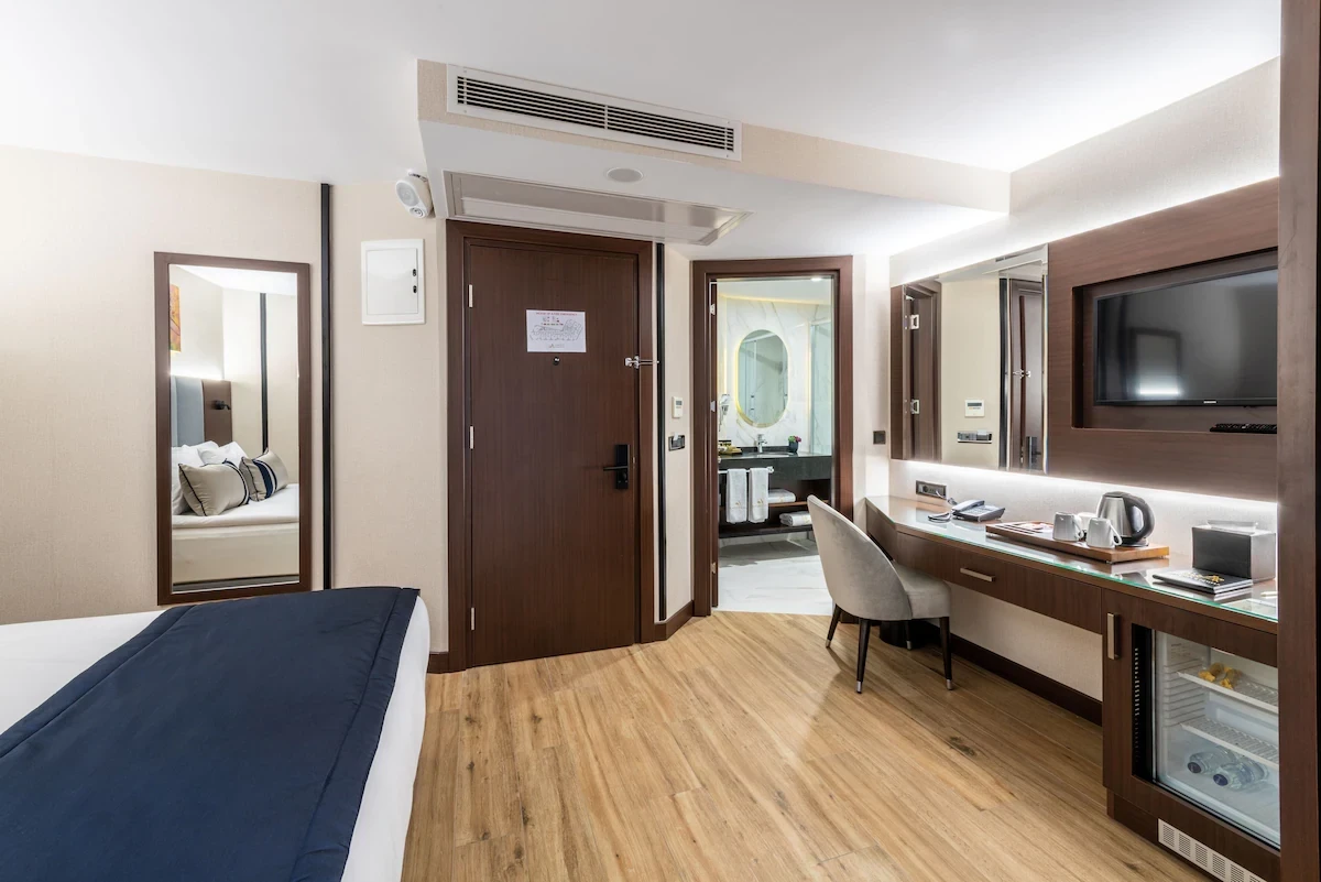 Aprilis Deluxe Hotel