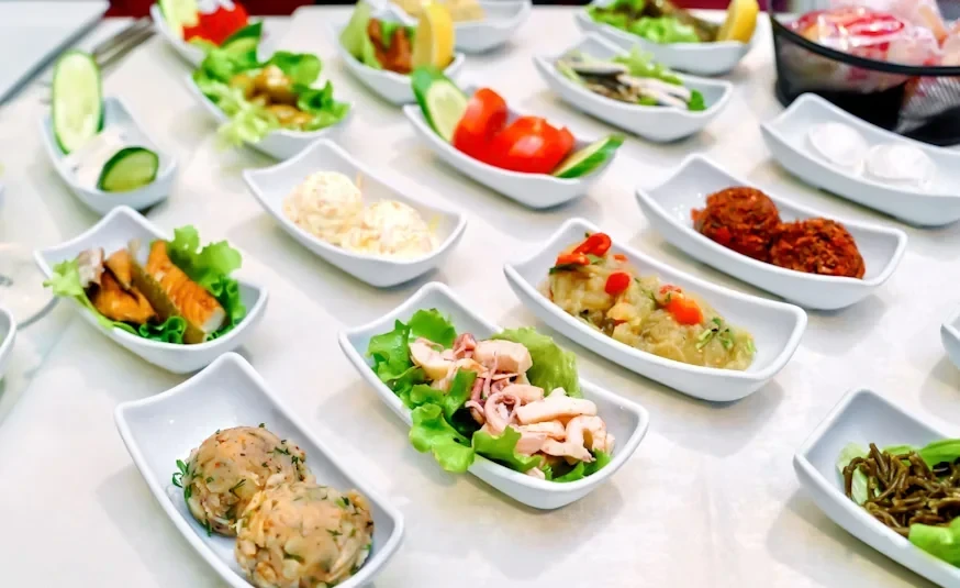 Bosphorus Night Cruise Tour with Dinner and Turkish Shows