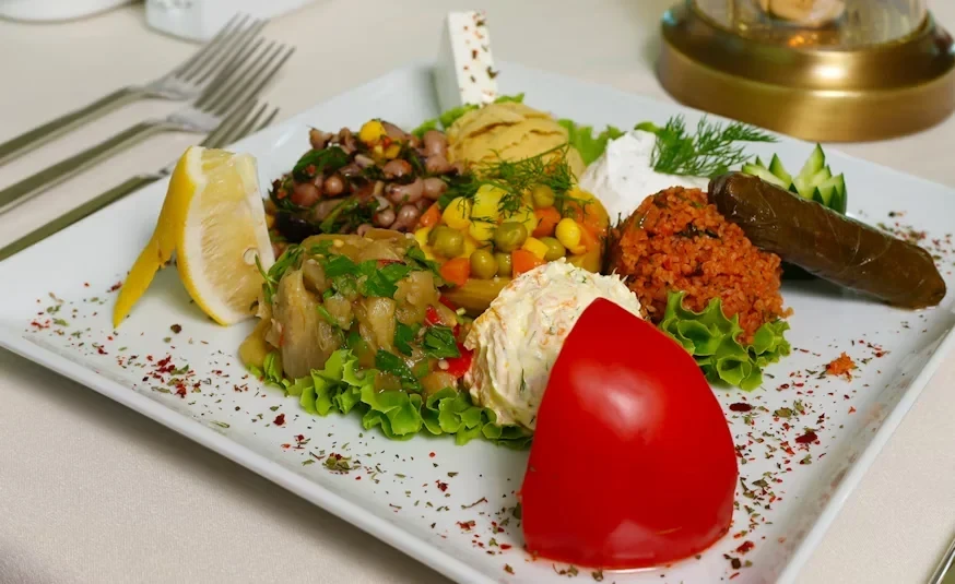 Bosphorus Night Cruise Tour with Dinner and Turkish Shows