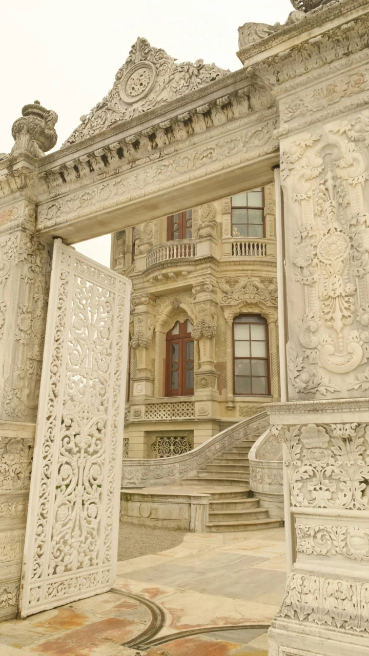 جولة قصر دولما بهجة