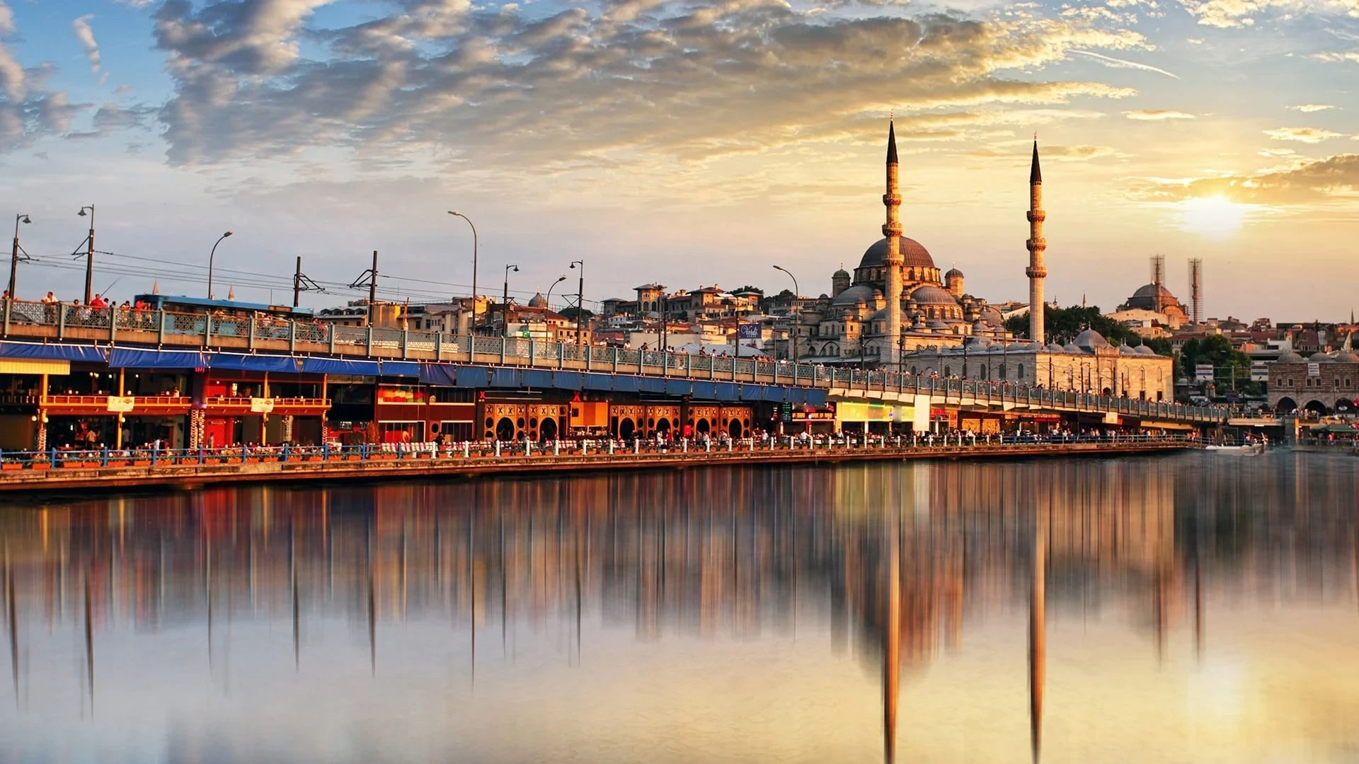 جولة بحرية لغروب الشمس في القرن الذهبي والبوسفور