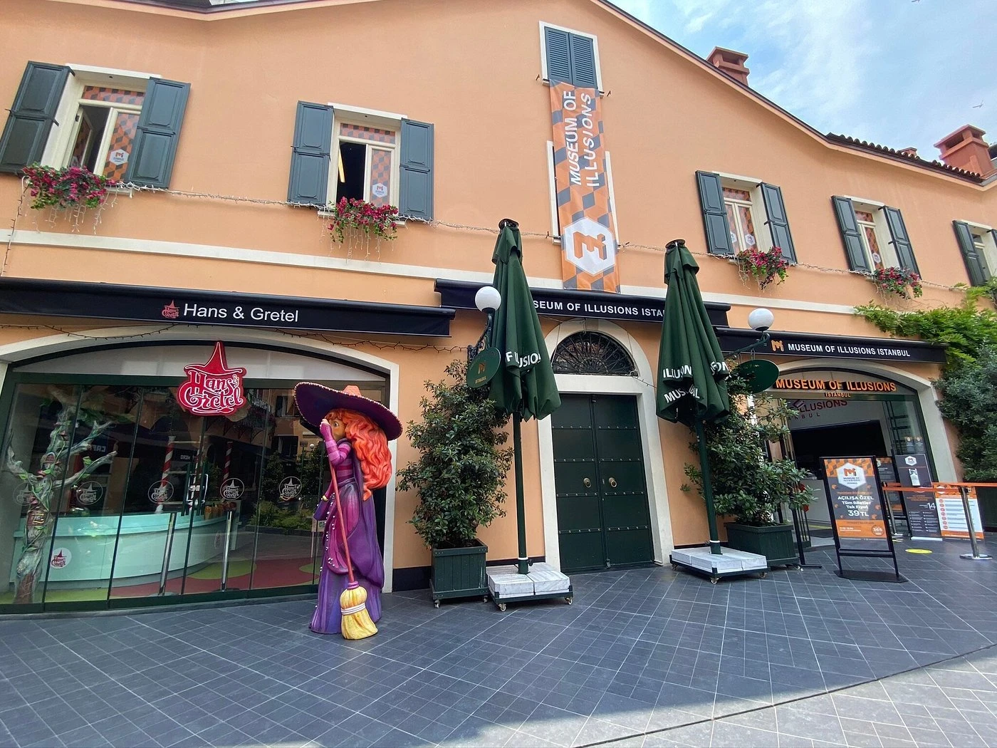 Museum of Illusions Istanbul Istiklal Street Entrance
