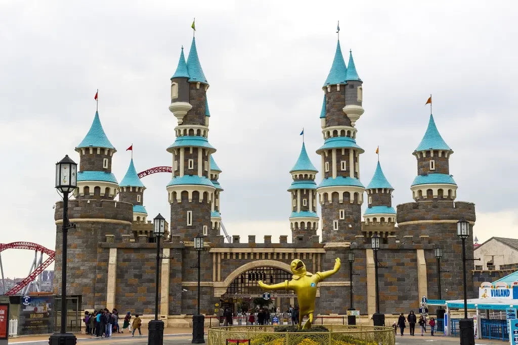 زيارة منتزه فيالاند الترفيهي