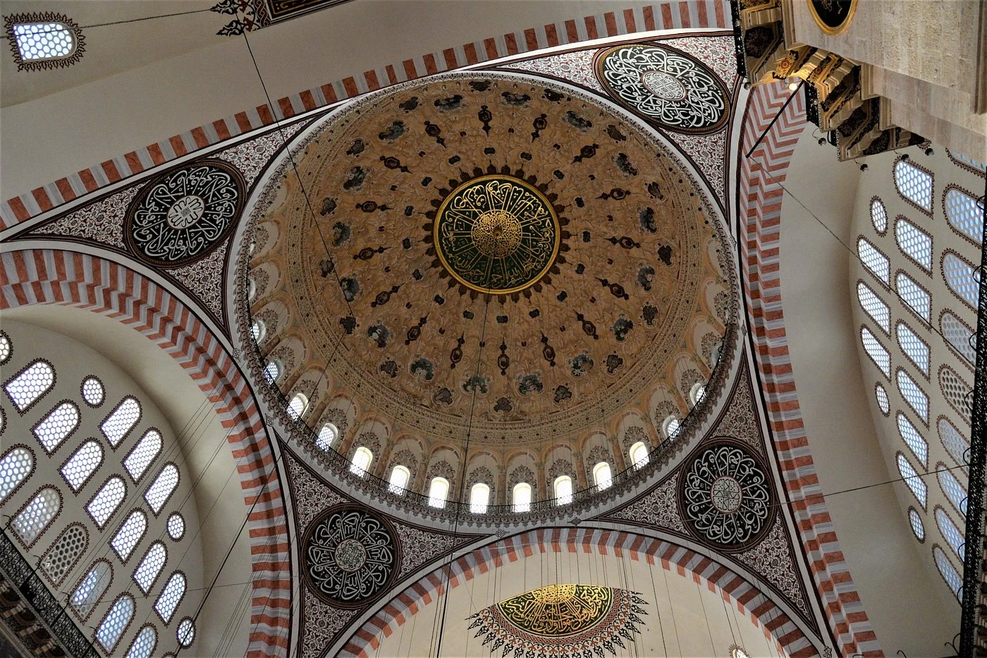 جولة مسجد السليمانية مع دليل صوتي