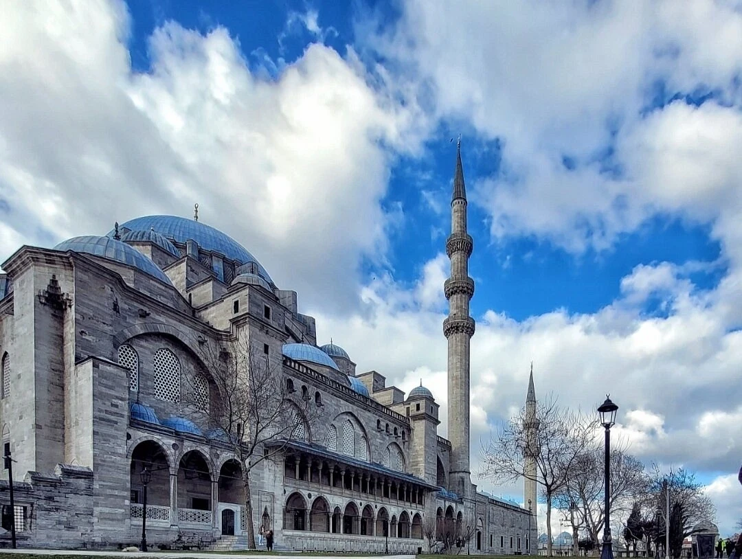 جولة مسجد السليمانية مع دليل صوتي