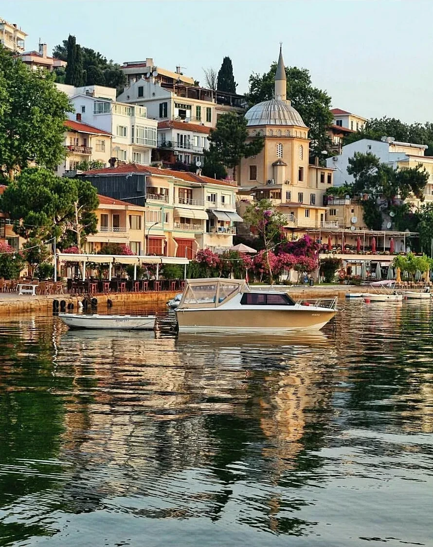 رحلة بالقارب إلى جزر الأميرات من ميناء كاباتاش