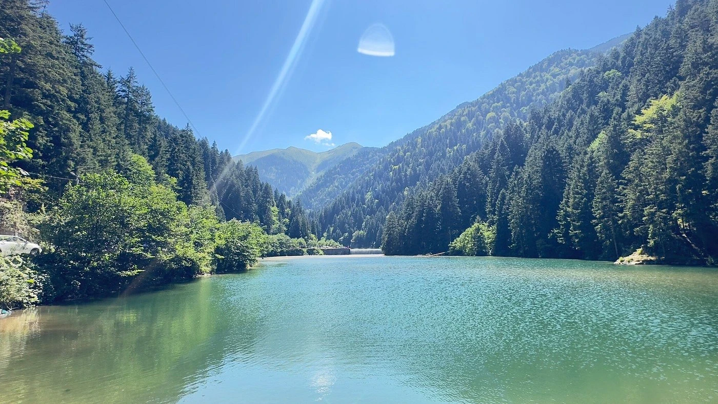 جولة بحيرة أوزنغول وزيارة مصنع الشاي