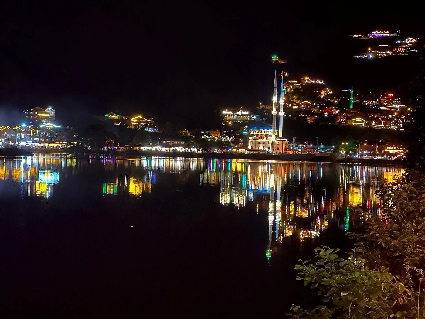 جولة بحيرة أوزنغول وزيارة مصنع الشاي