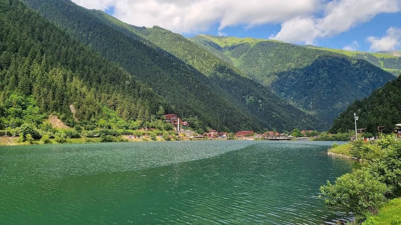 جولة بحيرة أوزنغول وتجربة الشاي التركي