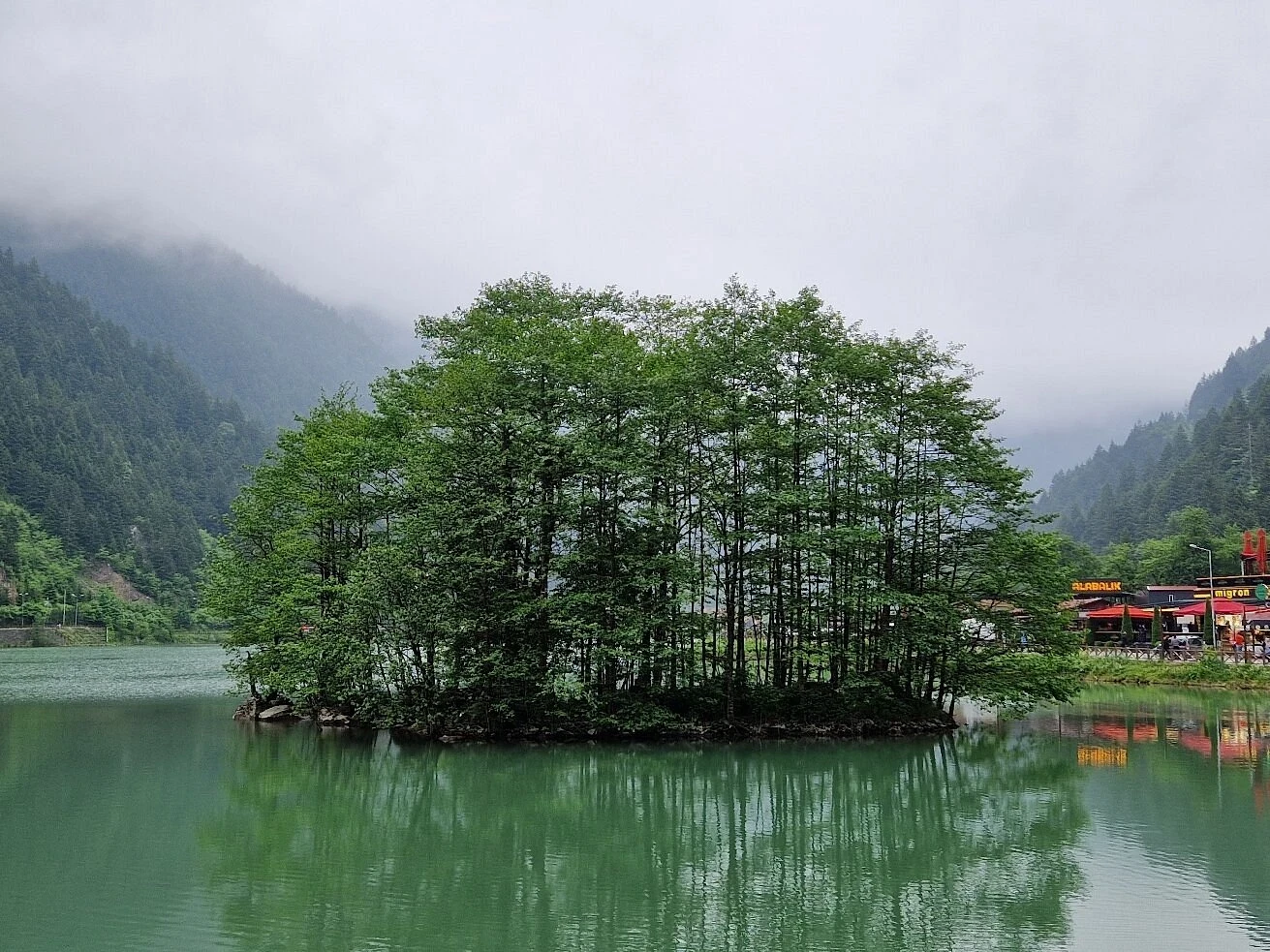 جولة بحيرة أوزنغول وتجربة الشاي التركي