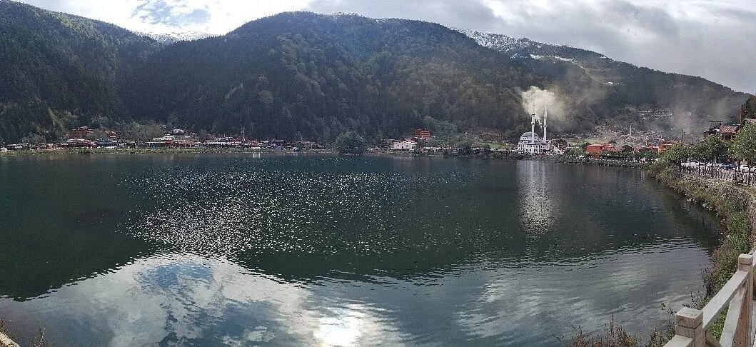 جولة بحيرة أوزنغول وتجربة الشاي التركي