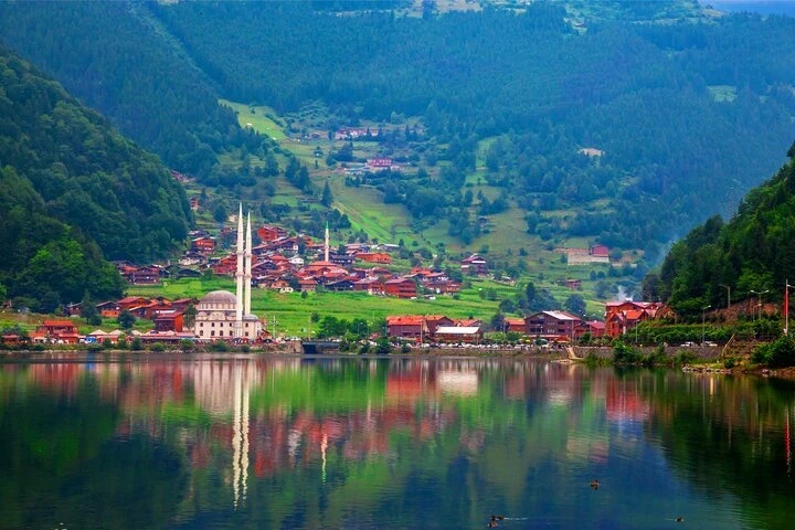 Daily Uzungöl Tour: Lake, Mountains & Forest Expedition