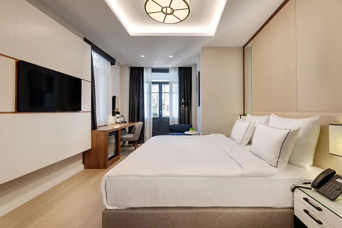 Gleam Collection Hotel
